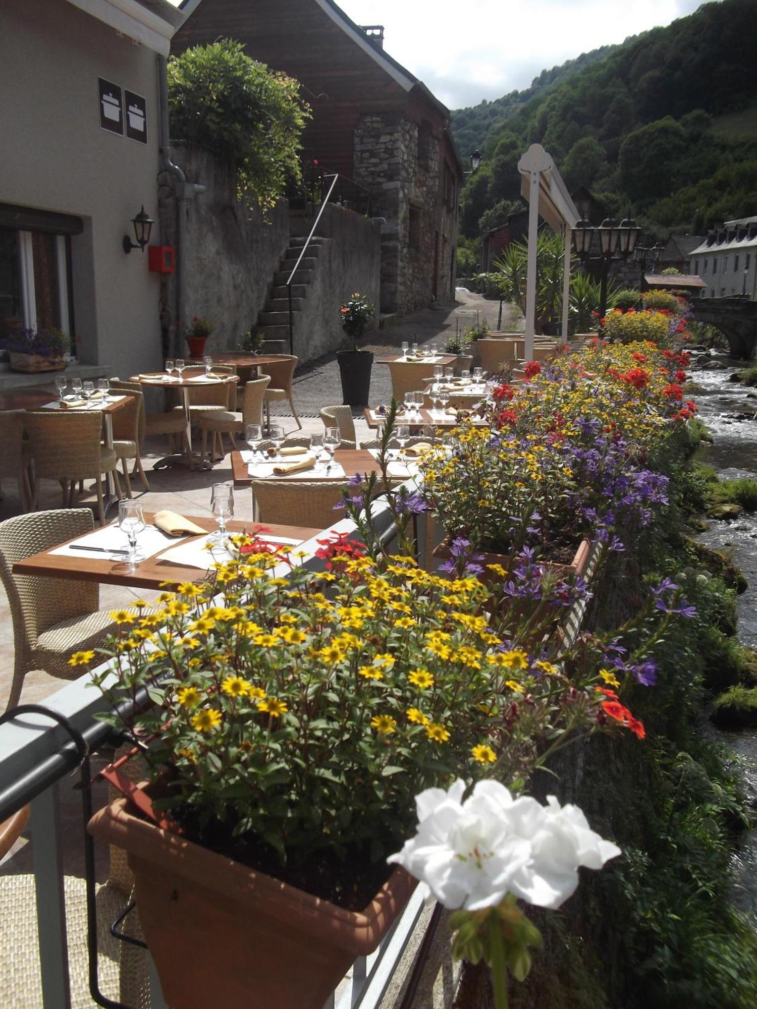 Hotel Logis Auberge De L'Isard Saint-Lary  Exteriér fotografie
