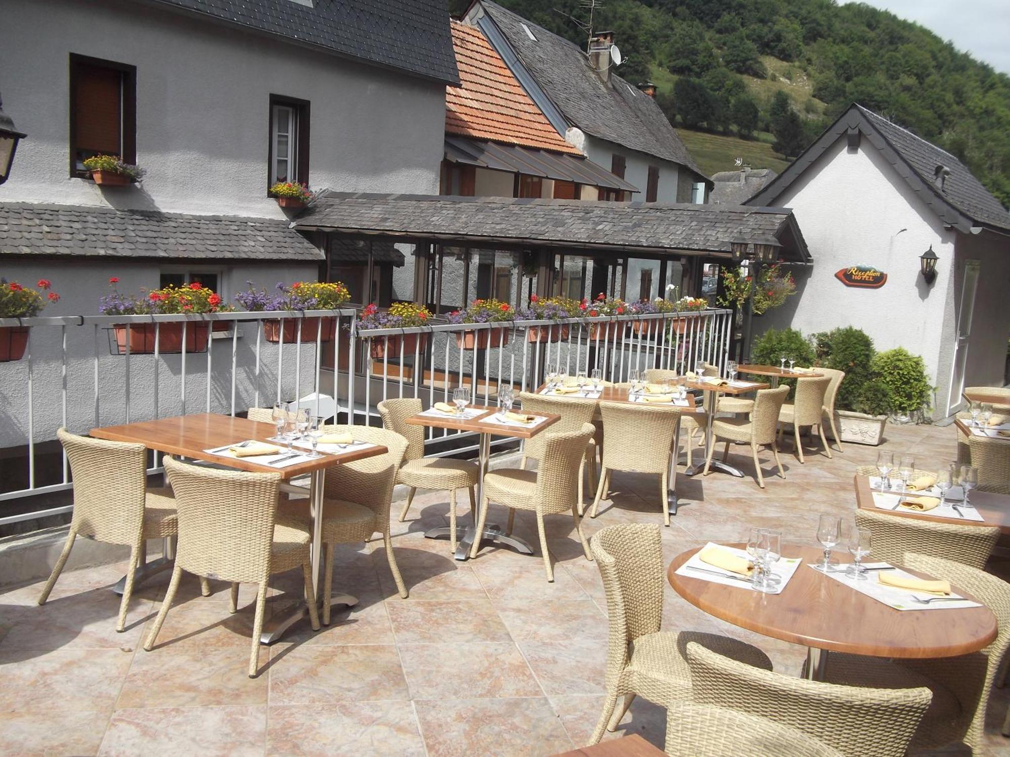 Hotel Logis Auberge De L'Isard Saint-Lary  Exteriér fotografie